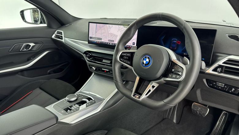 BMW 3 Series 330e 22.3 kWh M Sport 4dr Step Auto Saloon